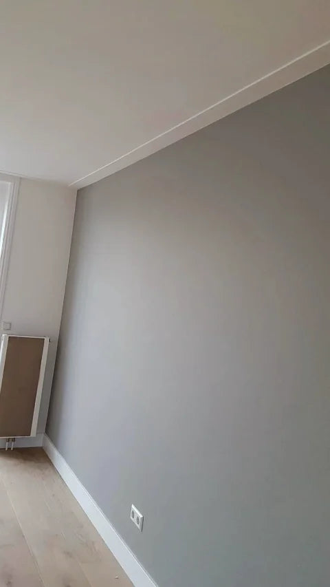 Lambrisering en wit houtwerk — Verfijnde aansluitingen op panelen, lijsten en bestaand houtwerk.